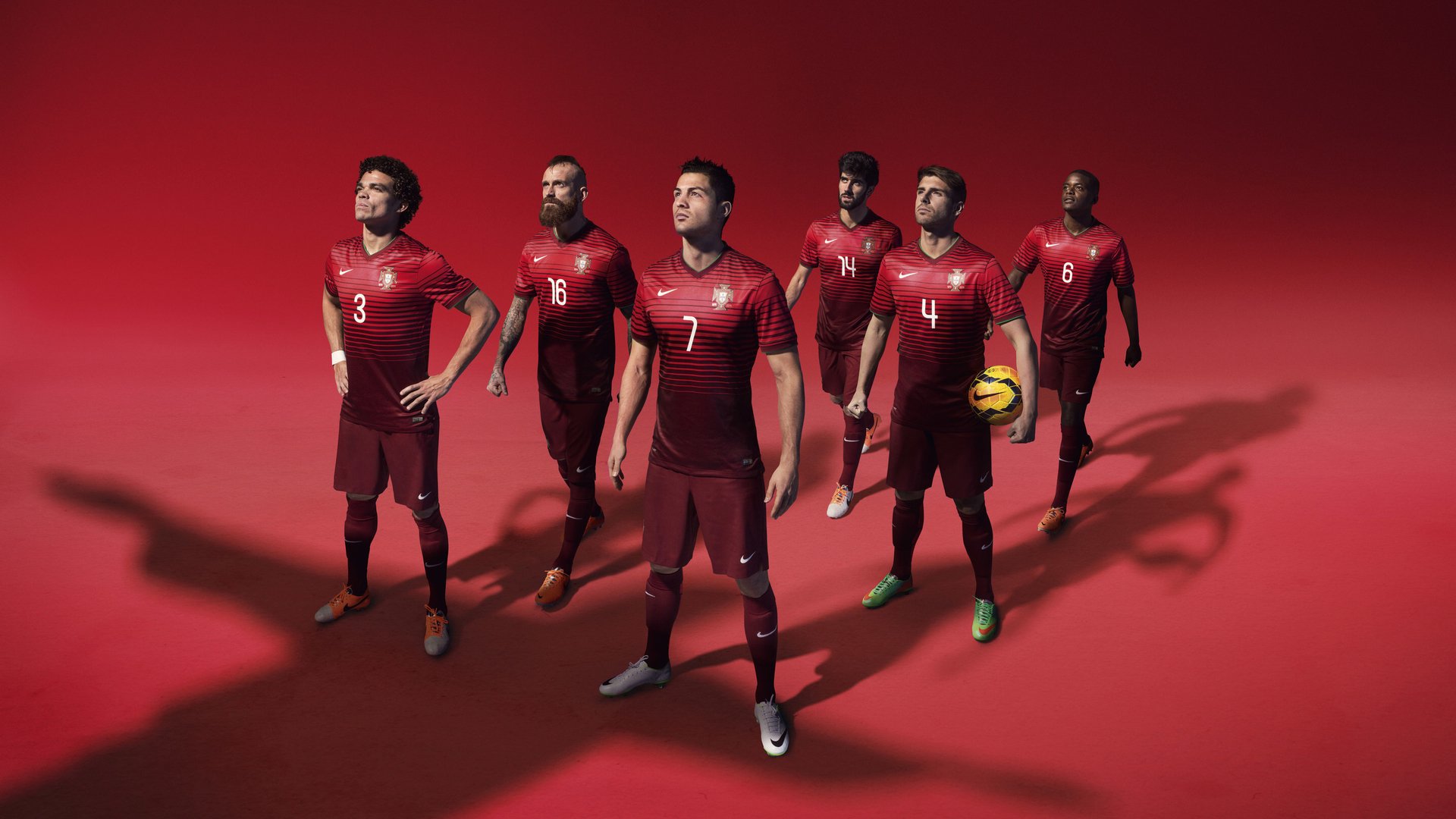 智能穿戴设备统计运动数据，助力运动员科学训练，体育智能穿戴设备